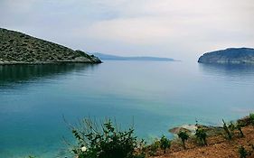 Tholos Alexandra'S Beachfront House