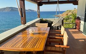Tholos Alexandra'S Beachfront House